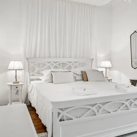 Vila Boutique Anna Varos *