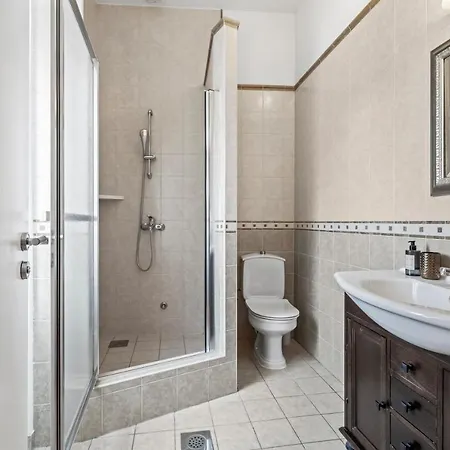 Boutique Anna Varos Vila *