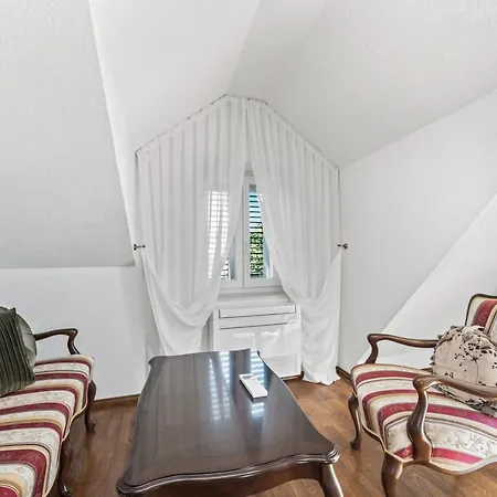 Boutique Anna Varos Villa Spalato