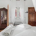 Boutique Anna Varos Вилла