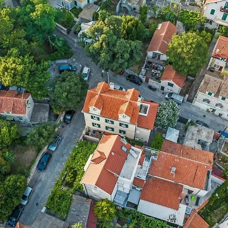 Boutique Anna Varos Вилла