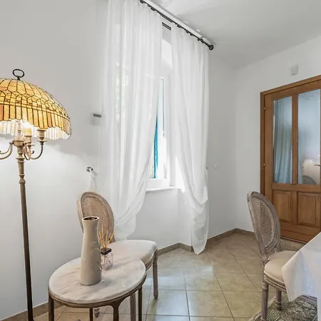 Boutique Anna Varos Вилла