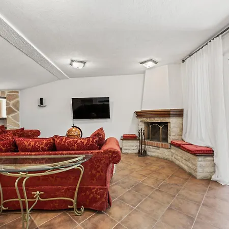 Boutique Anna Varos Villa