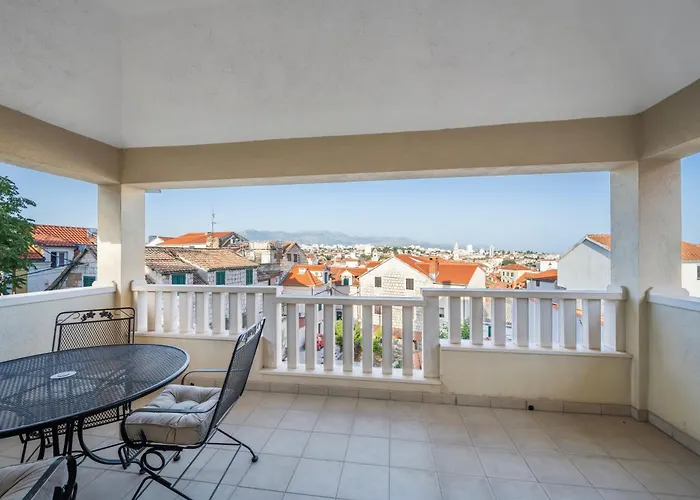 Boutique Anna Varos Willa Split