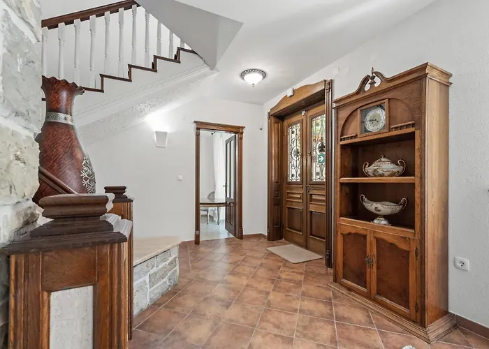 Boutique Anna Varos *