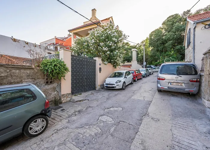 Boutique Anna Varos * Split