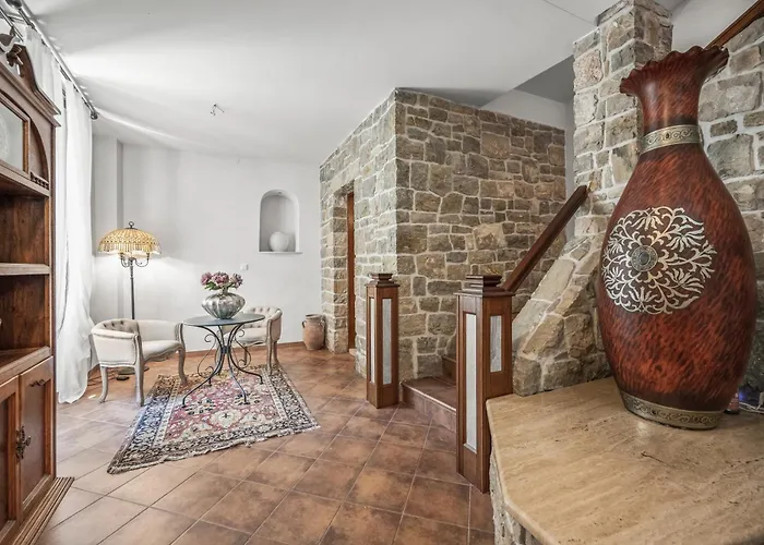 Boutique Anna Varos Willa Split