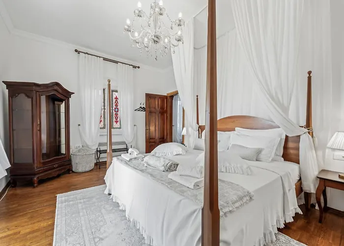 Willa Boutique Anna Varos *