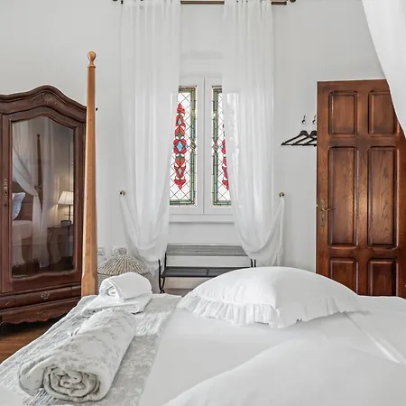 Boutique Anna Varos 빌라